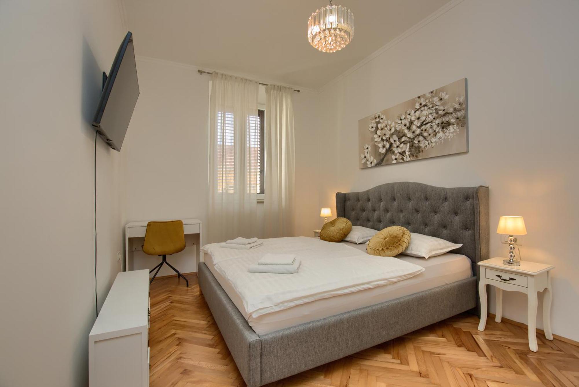 Augustus Apartment Пула Екстериор снимка