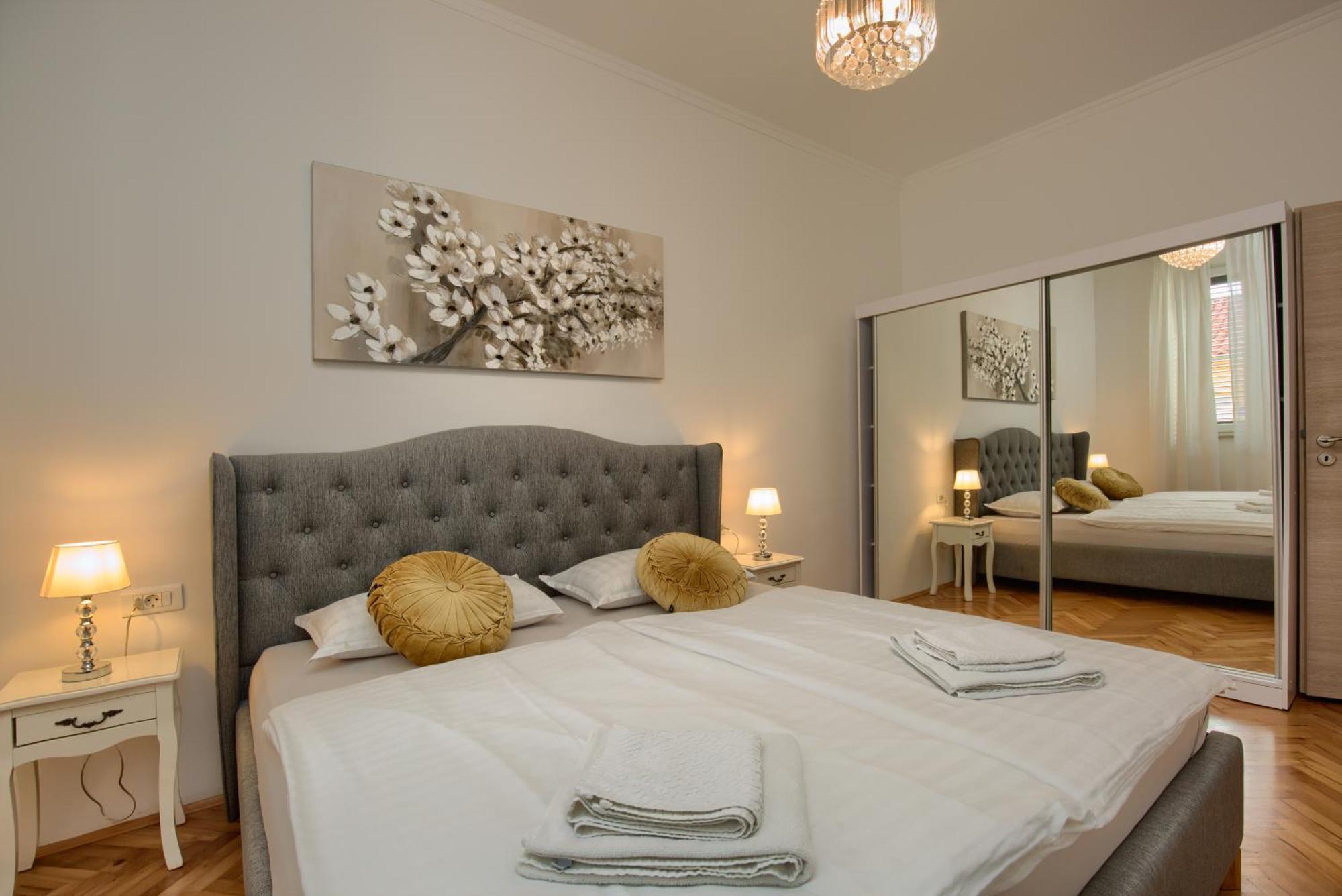 Augustus Apartment Пула Екстериор снимка